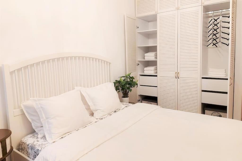 Cosy Boutique 61 Sqm Apartment - Private Parking - Ten Blocks Residence ブカレスト エクステリア 写真