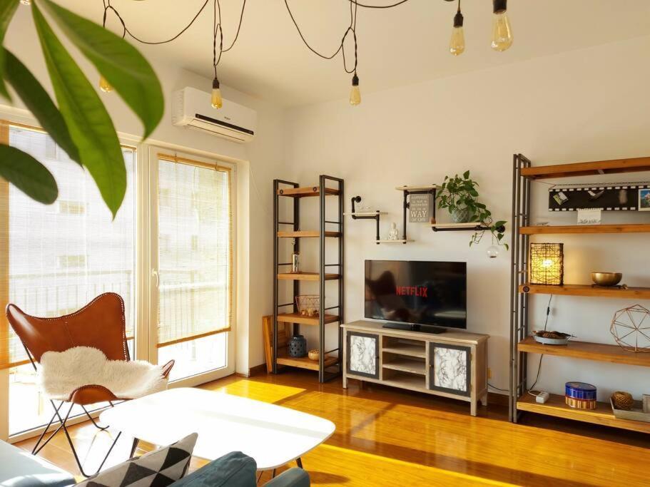 Cosy Boutique 61 Sqm Apartment - Private Parking - Ten Blocks Residence ブカレスト エクステリア 写真